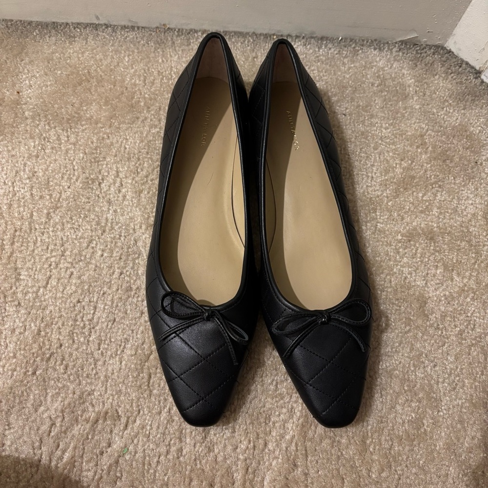 Ann Taylor Black Quilted Flats with Bow EUC size 11